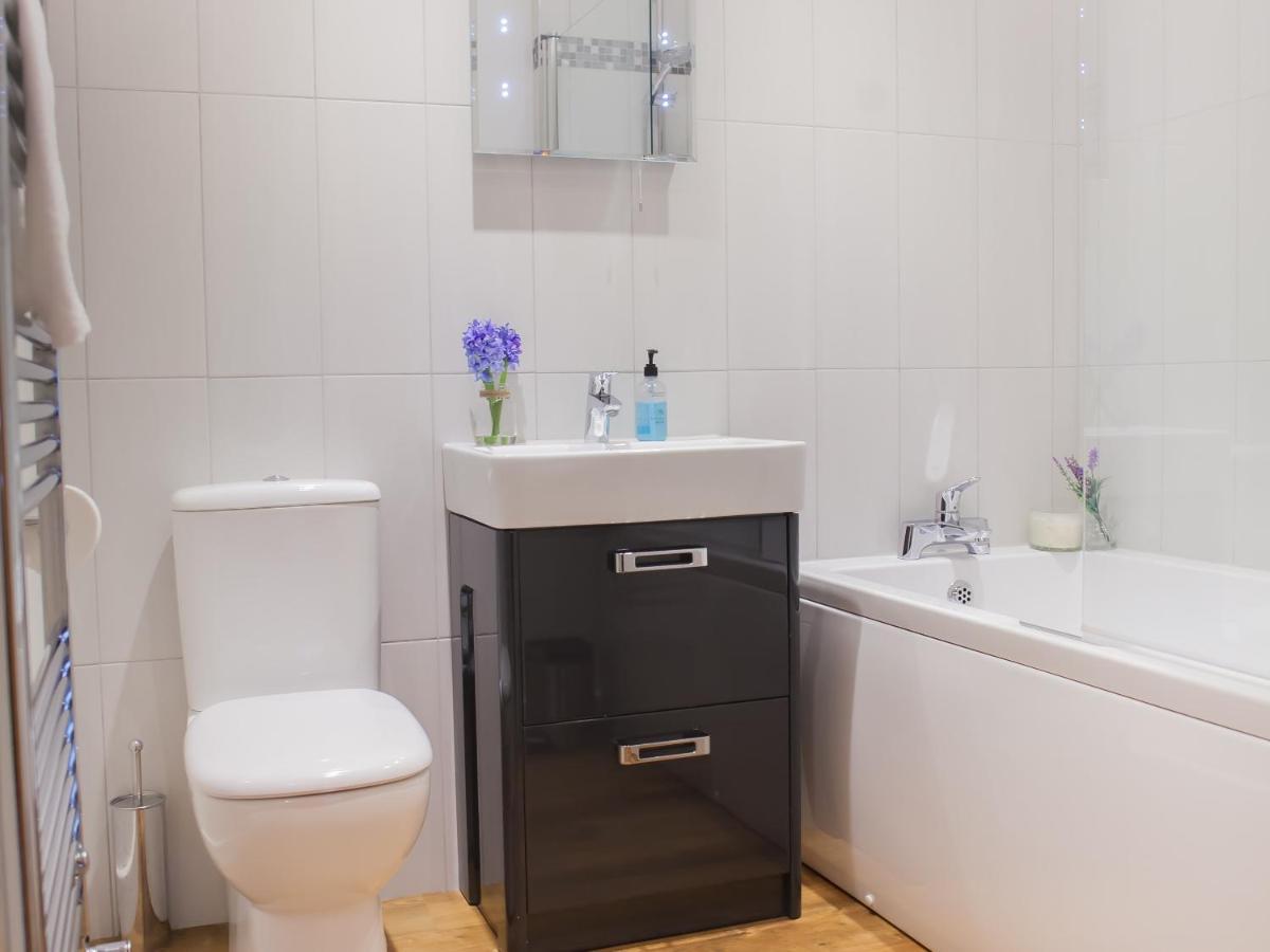 Henge House, Bluestone Apartment Bath Zewnętrze zdjęcie